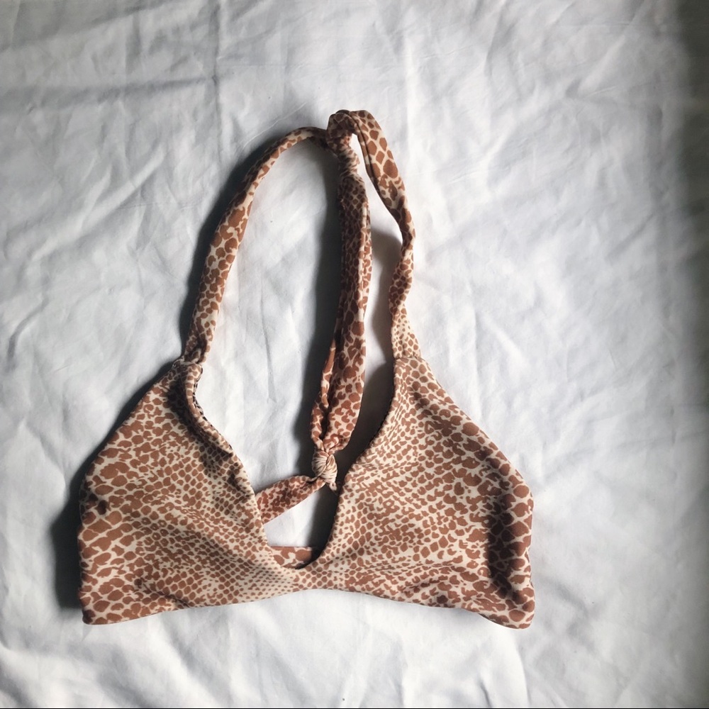 SOLD 💐 ACACIA • Mudsnake Yelapa